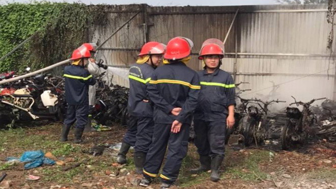 Hà Nội: Cháy lớn tại bãi trông giữ xe vi phạm trên phố Linh Đường - Ảnh 2