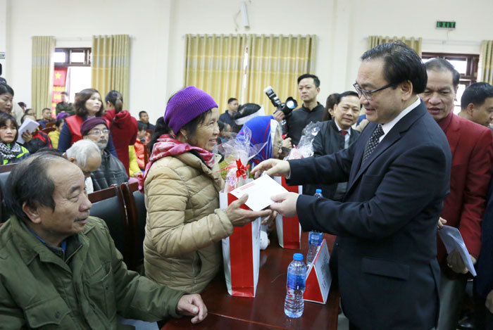 Bí thư Thành ủy Hoàng Trung Hải trao quà Tết tại huyện Ba Vì - Ảnh 4