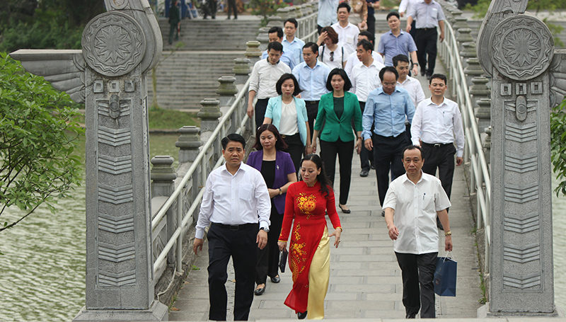 Đoàn đại biểu TP Hà Nội dâng hương tưởng niệm các Vua Hùng - Ảnh 3