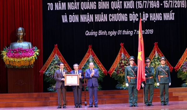 Phó Thủ tướng Thường trực dự kỷ niệm 30 năm tái lập tỉnh Quảng Bình - Ảnh 1