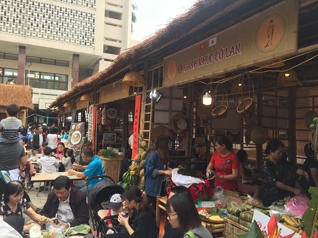 Chen chân thưởng thức đồ ăn Nhật tại không gian ẩm thực Việt - Nhật - Ảnh 6