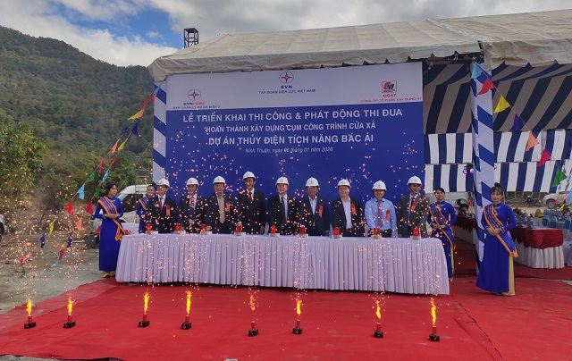 Triển khai thi công cửa xả dự án thủy điện tích năng đầu tiên ở Việt Nam - Ảnh 1
