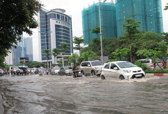 Chống úng ngập mùa mưa bão: Ngổn ngang trăm mối - Ảnh 1