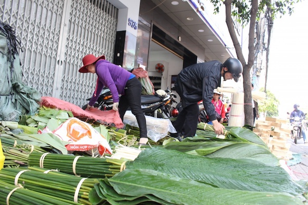 Chợ lá dong nửa thế kỷ ở Sài Gòn tấp nập ngày sát Tết - Ảnh 6