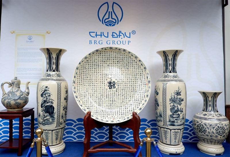 5 dòng sản phẩm gốm Chu Đậu làm quà tặng được trưng bày nhân Hội nghị thượng đỉnh Mỹ - Triều - Ảnh 2