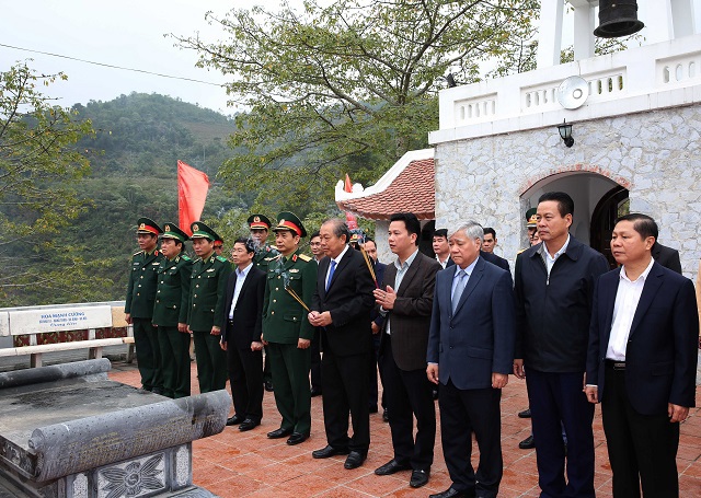 Phó Thủ tướng Thường trực thăm đồn biên phòng và bà con các dân tộc tỉnh Hà Giang - Ảnh 4