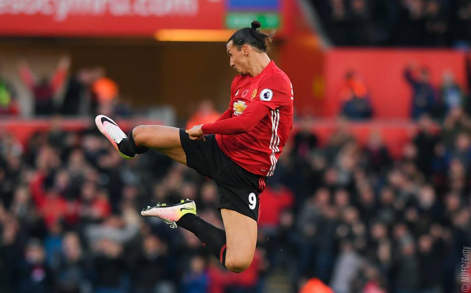 15 khoảnh khắc đẹp nhất của Zlatan tại United - Ảnh 5