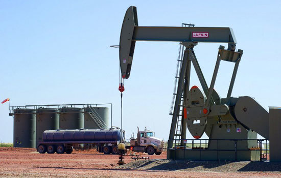 Giá dầu sụt gần 2% dù căng thẳng chính trị tại Trung Đông gia tăng - Ảnh 1
