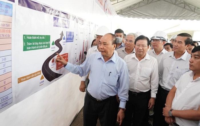 Thủ tướng kiểm tra tiến độ thi công cao tốc Trung Lương - Mỹ Thuận - Ảnh 1