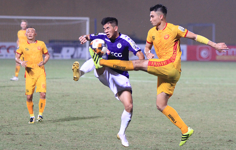 Vòng 20 V-League 2019: Hà Nội FC bỏ xa TP Hồ Chí Minh, HAGL "ngã ngựa" tại Pleiku - Ảnh 2