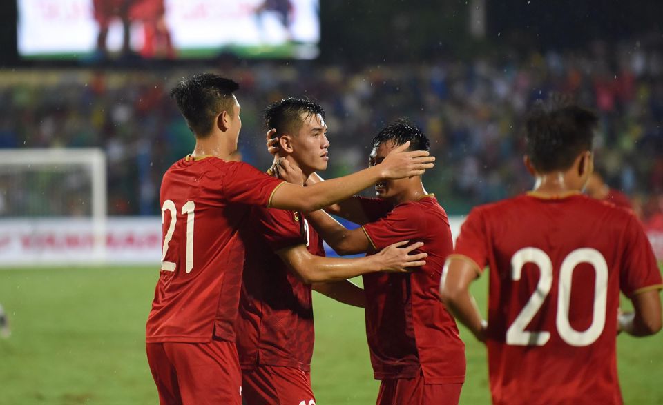 [Ảnh] Nhìn lại trận "thủy chiến" của U23 Việt Nam và U23 Myanmar - Ảnh 10