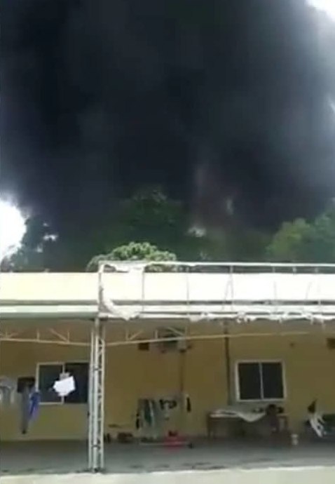 Cháy lớn tại nhà máy trong khu công nghiệp Thụy Vân, tỉnh Phú Thọ - Ảnh 1