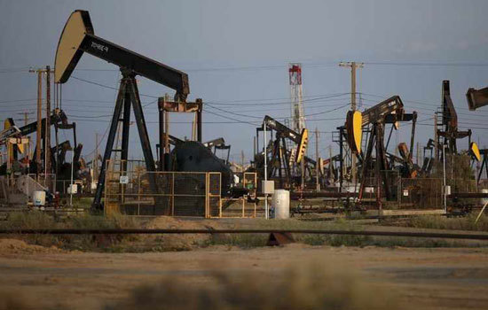 Giá dầu tăng mạnh do việc trung chuyển dầu từ Canada tới Mỹ bị gián đoạn - Ảnh 1