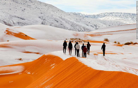 Chùm ảnh tuyết phủ trắng sa mạc nóng nhất thế giới - Ảnh 1