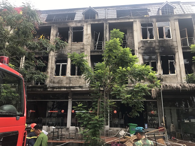 Hà Nội: Cháy dữ dội trong khu Thiên đường Bảo Sơn, cột khói bốc cao hàng chục mét - Ảnh 5