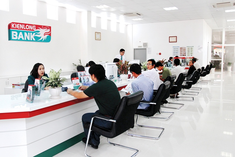 Năm 2017, lãi từ hoạt động dịch vụ của KienlongBank tăng mạnh - Ảnh 1