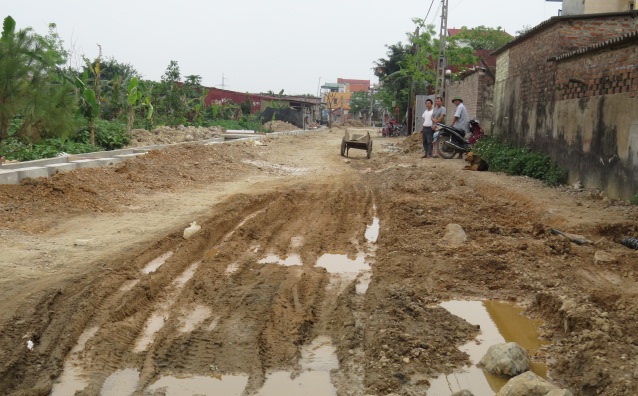 Xây dựng đường giao thông xã Bích Hòa, huyện Thanh Oai: Chất lượng thi công có vấn đề - Ảnh 1