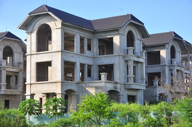 Hà Nội: Nghịch lý “ốc đảo bỏ hoang” vẫn định giá “khủng” 225 triệu đồng/m2 - Ảnh 7