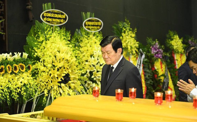 Lãnh đạo Đảng, Nhà nước và Thành phố Hà Nội viếng Giáo sư Phan Huy Lê - Ảnh 1