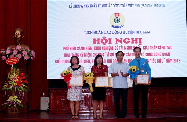 52 cá nhân huyện Gia Lâm nhận danh hiệu “Sáng kiến sáng tạo Thủ đô” - Ảnh 1