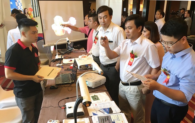 Máy chiếu vật thể - công nghệ hỗ trợ giáo dục tiên tiến của Nhật Bản đã có mặt tại Việt Nam - Ảnh 2