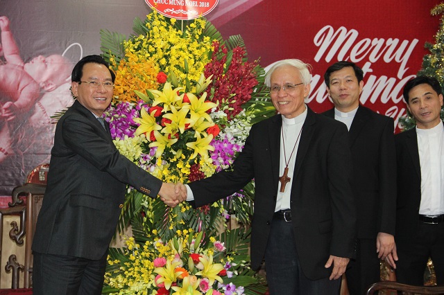 Chủ tịch Ủy ban MTTQ Việt Nam TP Hà Nội thăm, tặng quà Tòa Giám mục giáo phận Bắc Ninh - Ảnh 1