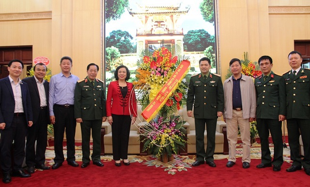 Phó Bí thư Thường trực Thành ủy Ngô Thị Thanh Hằng thăm Bộ Tư lệnh Thủ đô - Ảnh 1