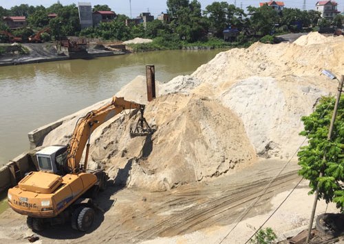 Huyện Sóc Sơn: Chậm xử lý vi phạm bến bãi ven sông - Ảnh 1