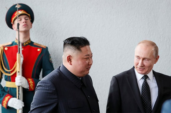 [Ảnh] Ấn tượng lần đầu gặp mặt của lãnh đạo Kim - Putin - Ảnh 2