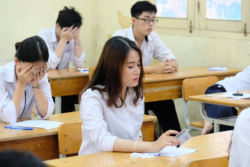 [Ảnh] Nét hồn nhiên tuổi học trò của nữ sinh Hà Nội tại kỳ thi THPT Quốc gia 2019 - Ảnh 12