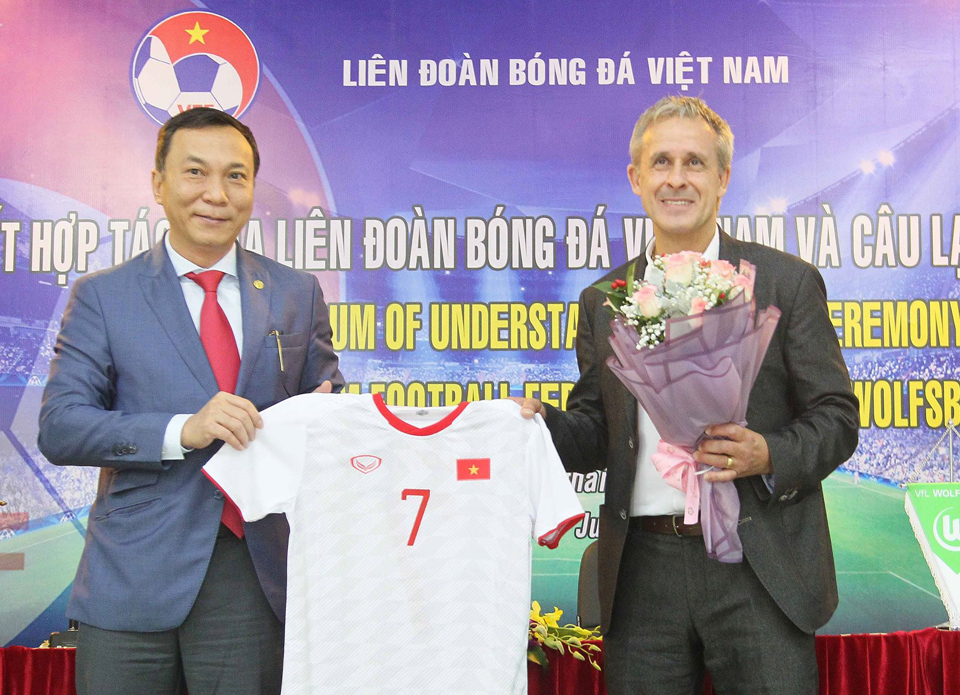 Thầy trò HLV Park Hang Seo có thêm cơ hội tập huấn tại châu Âu - Ảnh 2