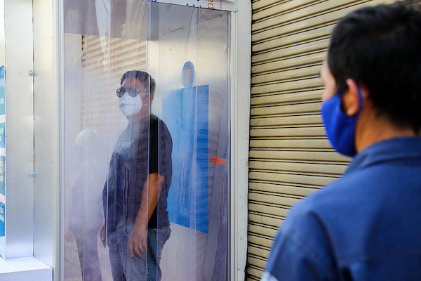 TP Hồ Chí Minh khuyến cáo không dùng buồng khử khuẩn diệt virus - Ảnh 1