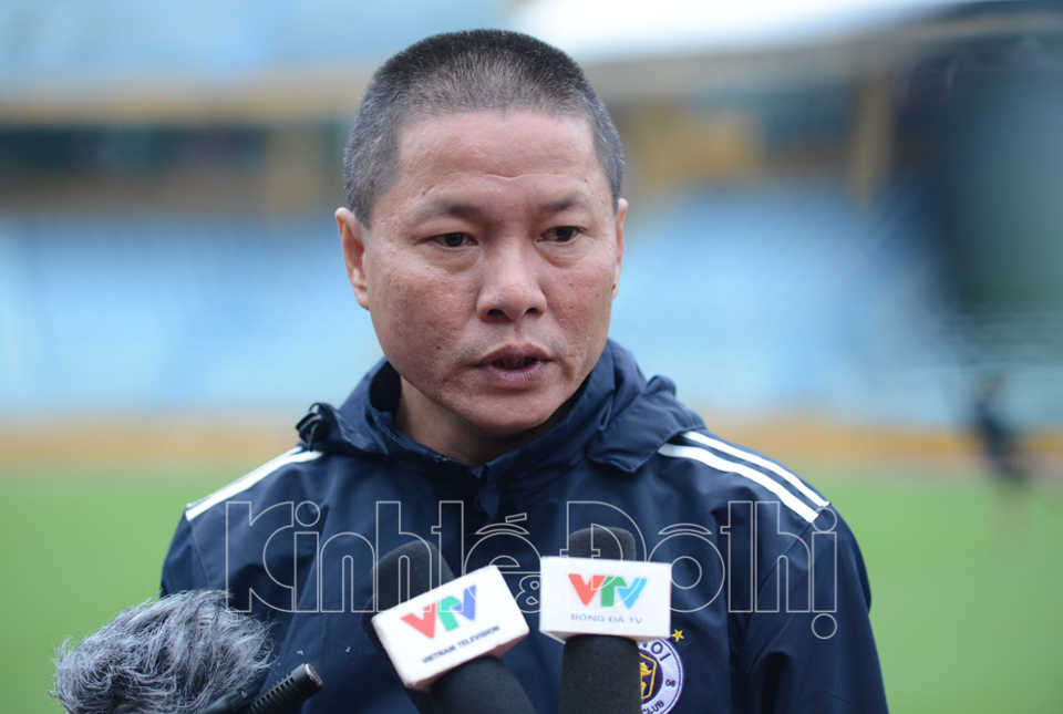 HLV trưởng Hà Nội FC: "Chưa muốn mạo hiểm với Quang Hải" - Ảnh 1