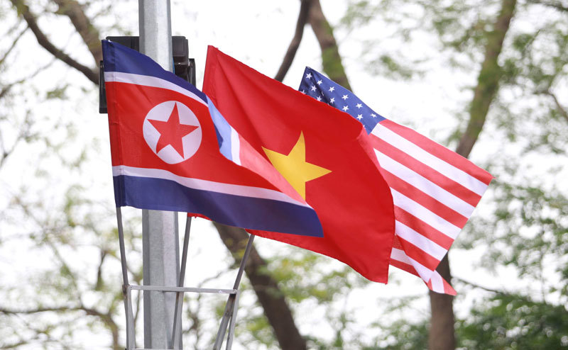 Đường Nhật Tân – Nội Bài rực rỡ cờ hoa trước Hội nghị thượng đỉnh Mỹ-Triều Tiên - Ảnh 7