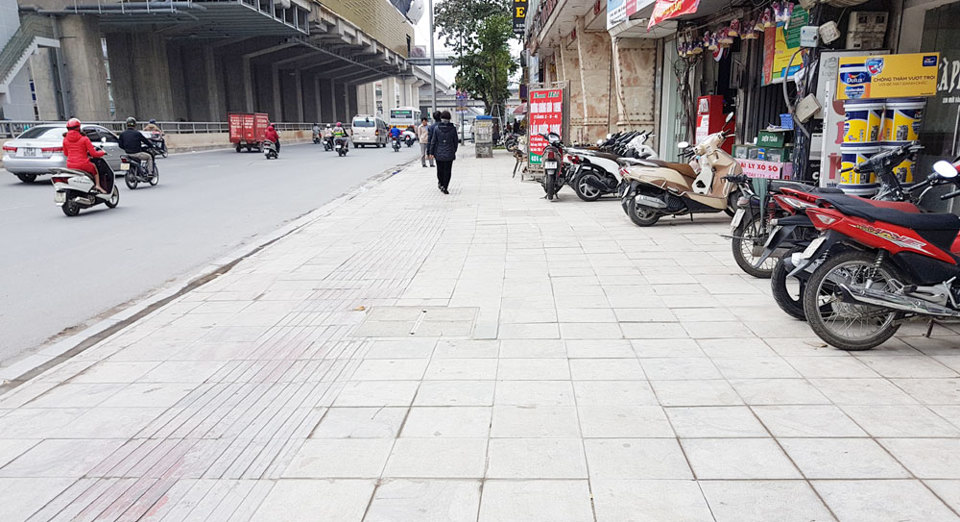 Hà Nội: Người dân đồng tình cao với vỉa hè được lát đá tự nhiên - Ảnh 2