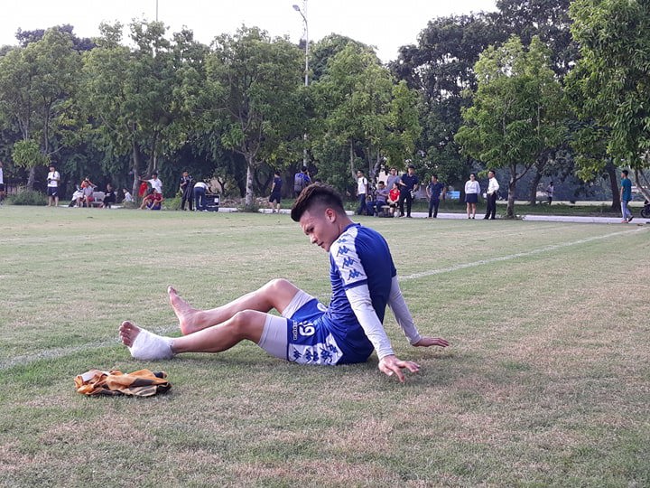 Quang Hải chấn thương trước thềm trận chung kết AFC Cup 2019 - Ảnh 1