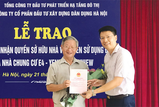 Công ty CP Đầu tư xây dựng dân dụng Hà Nội - HCCI: Trao sổ hồng cho cư dân chỉ sau 9 tháng nhận nhà - Ảnh 2