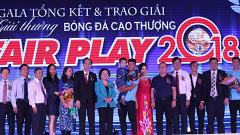 Quang Hải, Văn Hậu, Tiến Dũng và Đức Chinh giành giải Fair-play 2018 - Ảnh 1