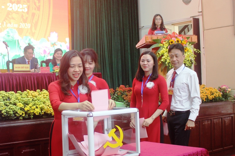 Tổ chức thành công Đại hội điểm tại Đảng bộ Cơ quan UBND quận Thanh Xuân - Ảnh 4