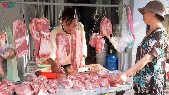 Giá thịt lợn ở miền Bắc tăng nhẹ trong những ngày cận Tết - Ảnh 1