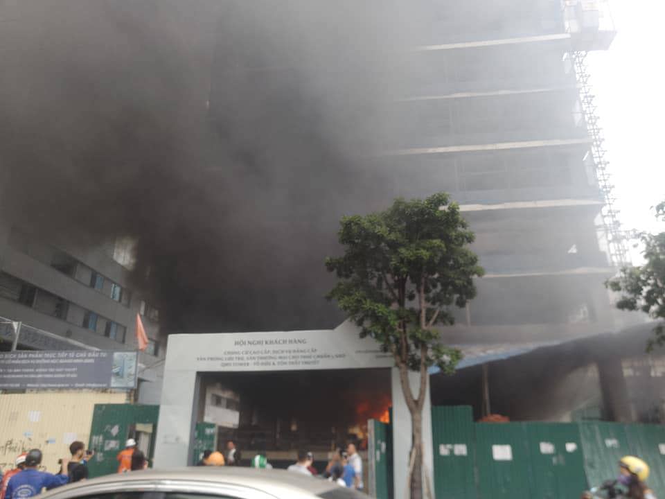Hà Nội: Cháy toà nhà chung cư cao cấp QMS Tower đang xây dựng - Ảnh 1
