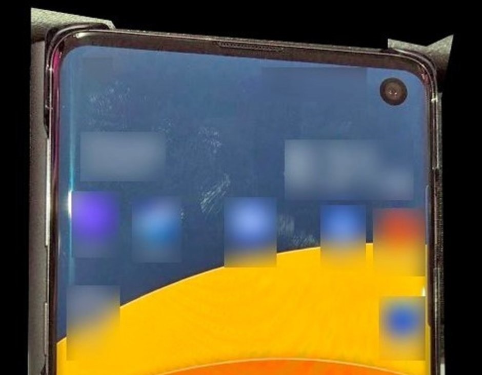 Lộ ảnh thực tế của Galaxy S10 với 'màn hình đục lỗ' - Ảnh 1