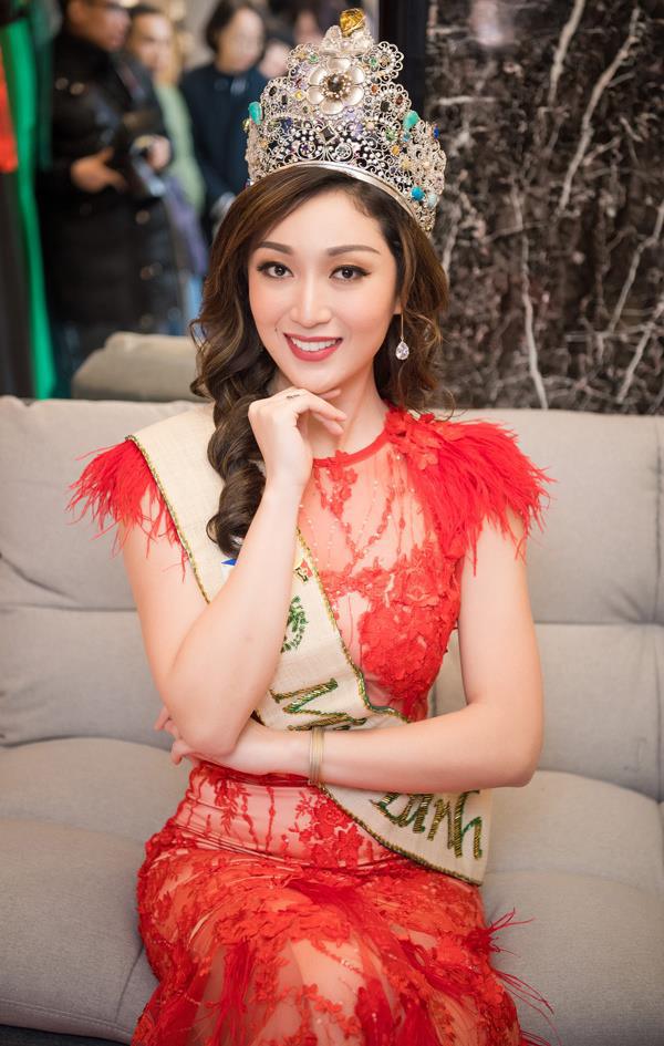 Hoa hậu Trái đất đọ nhan sắc với mỹ nữ Việt - Ảnh 1