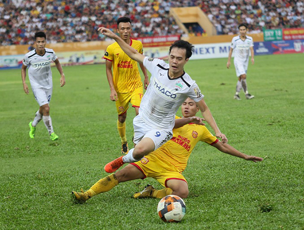 Vòng 19 V-League 2019: Hà Nội FC trở lại đầu bảng, Nam Định chia điểm kịch tính với HAGL - Ảnh 2