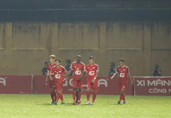 Thanh Hóa và Sanna Khánh Hòa tranh nhau suất đá play-off - Ảnh 2