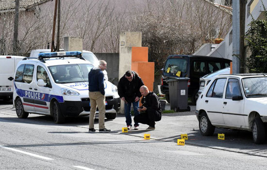 Pháp: Nổ súng, bắt giữ nhiều con tin tại siêu thị khiến 13 người thương vong - Ảnh 2