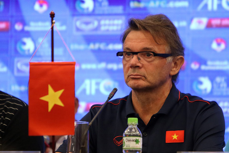 "Phù thủy" Phillippe Troussier: U19 Việt Nam được định hướng cho Olympic 2024, World Cup 2026 - Ảnh 1