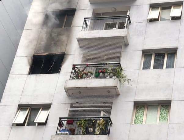Hà Nội: Cháy lớn tại căn hộ chung cư trên phố Mai Anh Tuấn - Ảnh 3