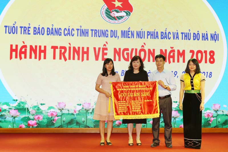 Hành trình về nguồn ý nghĩa của tuổi trẻ báo Đảng phía Bắc và Hà Nội - Ảnh 11