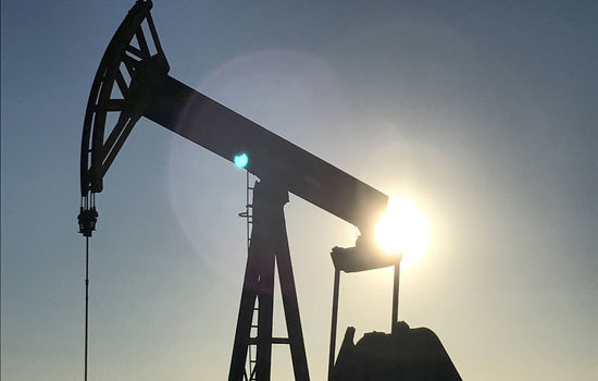 Giá dầu tăng mạnh do dự trữ dầu của Mỹ giảm nhiều hơn dự báo - Ảnh 1